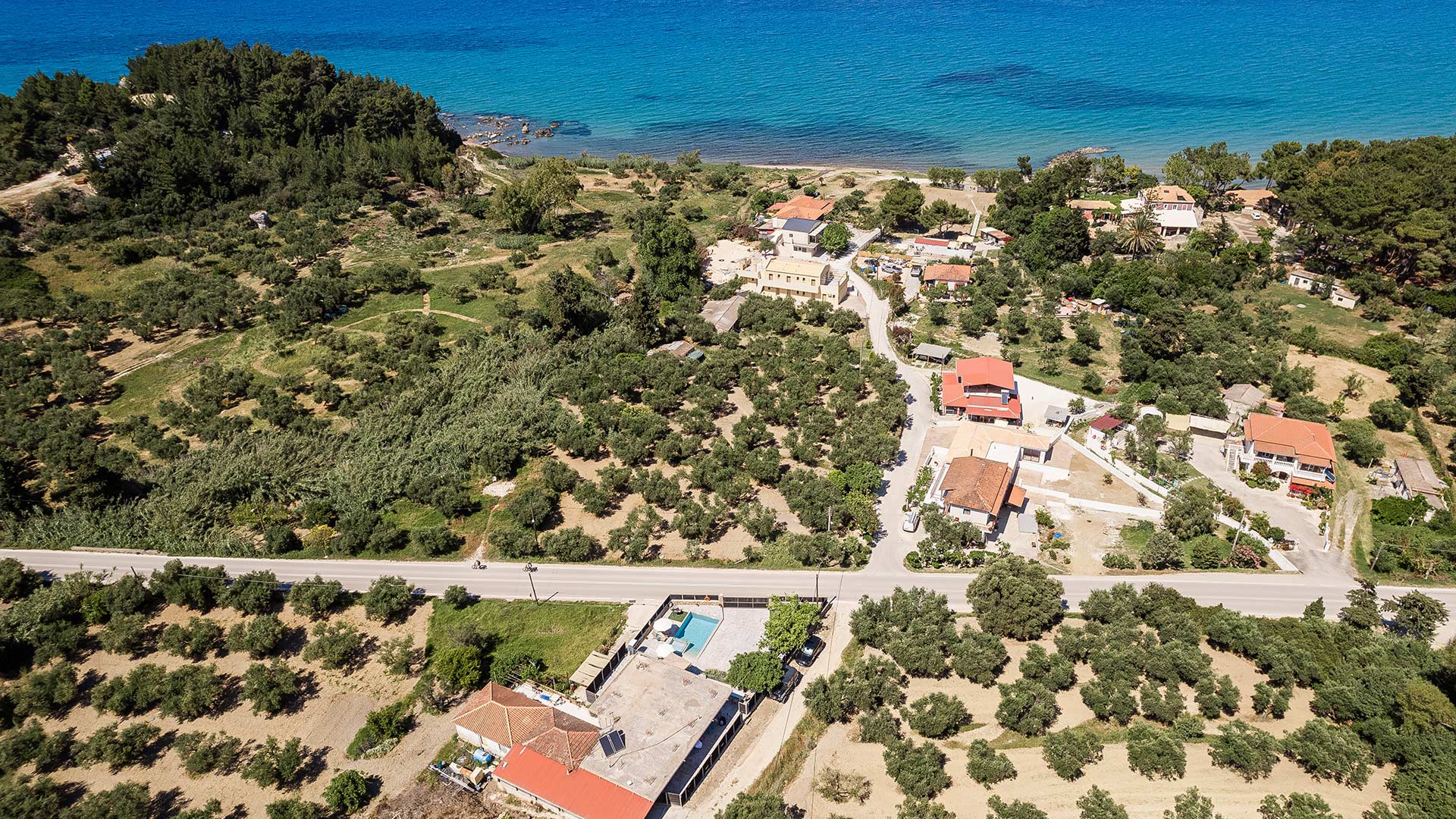 Vasilikos Blue Villa and pool